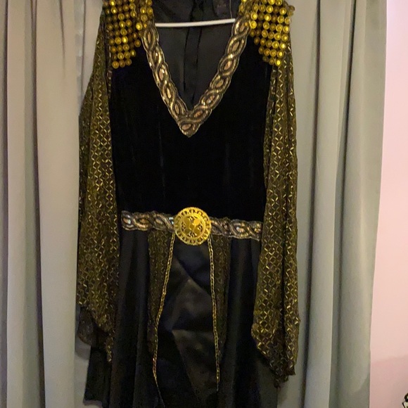 Costume